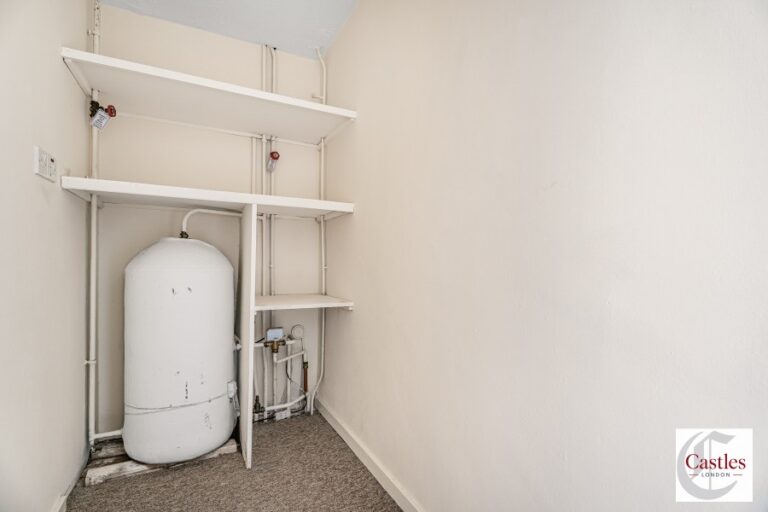 Wyldfield Gardens, Edmonton, N9 (2711194) Photo 12