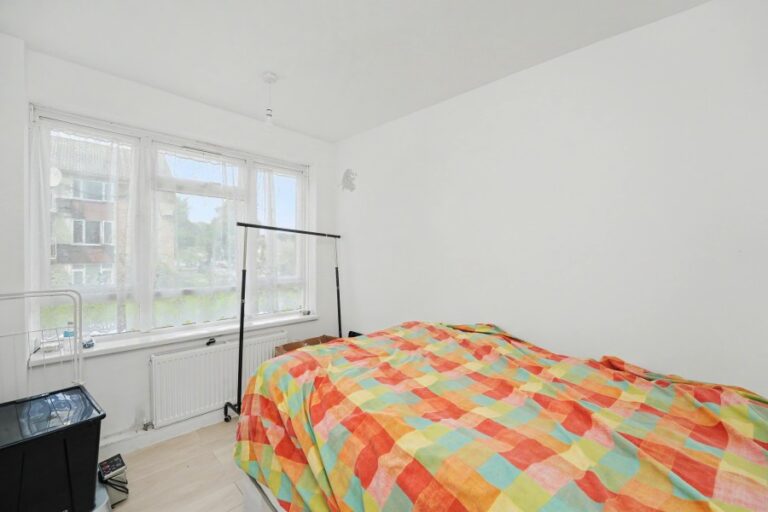Hoe Lane, Enfield, EN3 (2734774) Photo 15