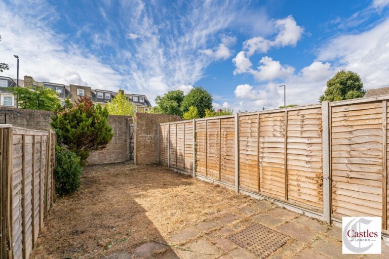 Wyldfield Gardens, Edmonton, N9 (2711194) Photo 7