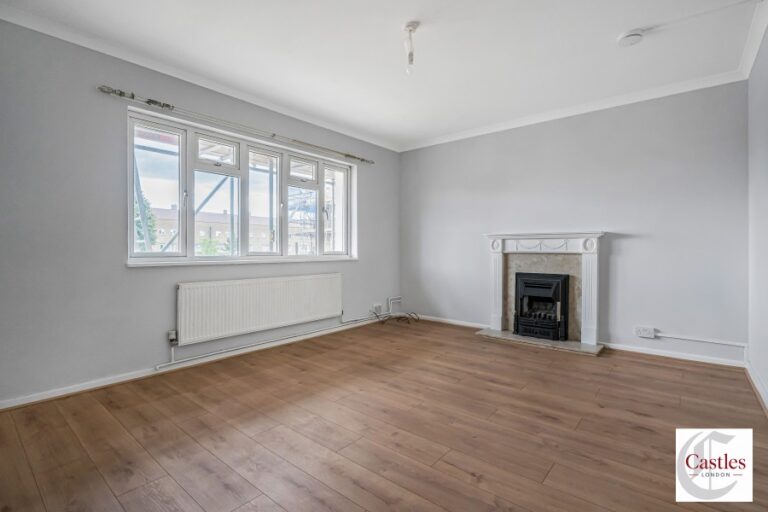 Kempe Road, Enfield, EN1 (2734469) Photo 2