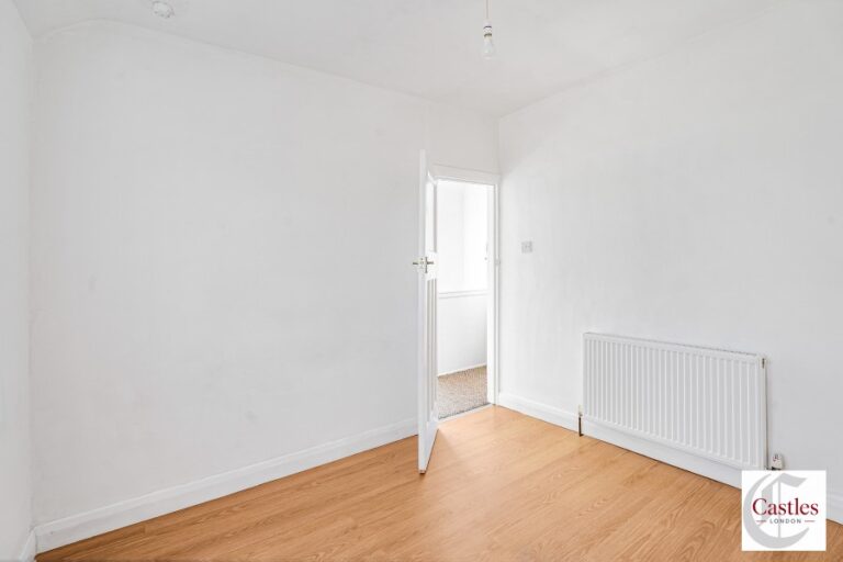 Ascot Gardens, Enfield, EN3 (2151686) Photo 21