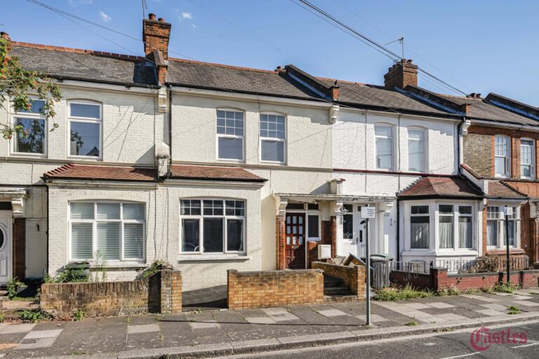 Russell Avenue, London, N22