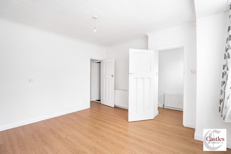 Ascot Gardens, Enfield, EN3 (2151686) Photo 3