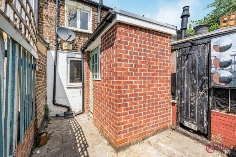 Tottenhall Road, Palmers Green, N13 (2733748) Photo 12