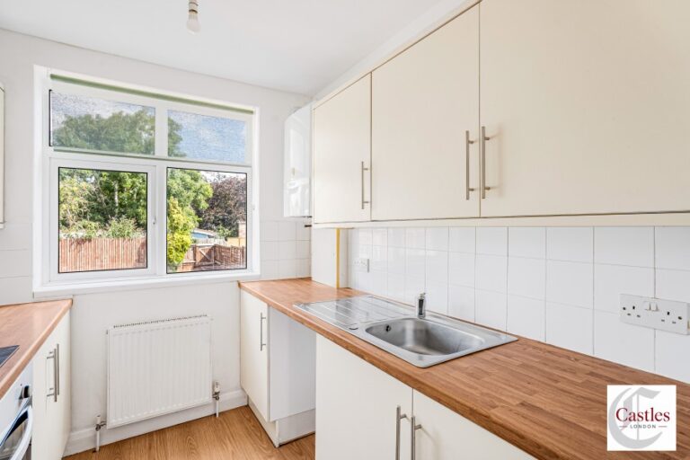 Ascot Gardens, Enfield, EN3 (2151686) Photo 12
