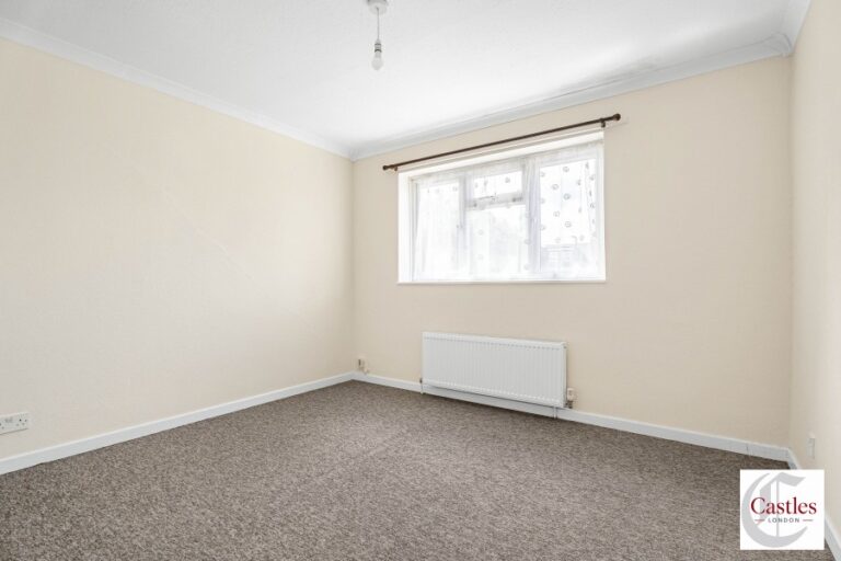 Wyldfield Gardens, Edmonton, N9 (2711194) Photo 5