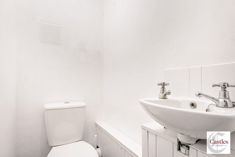 Ascot Gardens, Enfield, EN3 (2151686) Photo 19