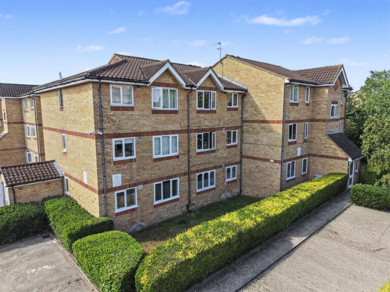 Waddington Close, Enfield
