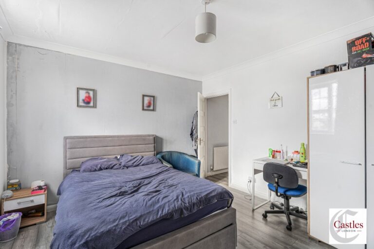 High Street, Waltham Cross, EN8 (2734762) Photo 5