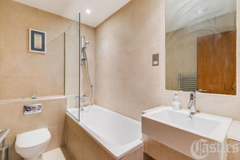 Village Apartments, Crouch End, N8 (2252997) Photo 9