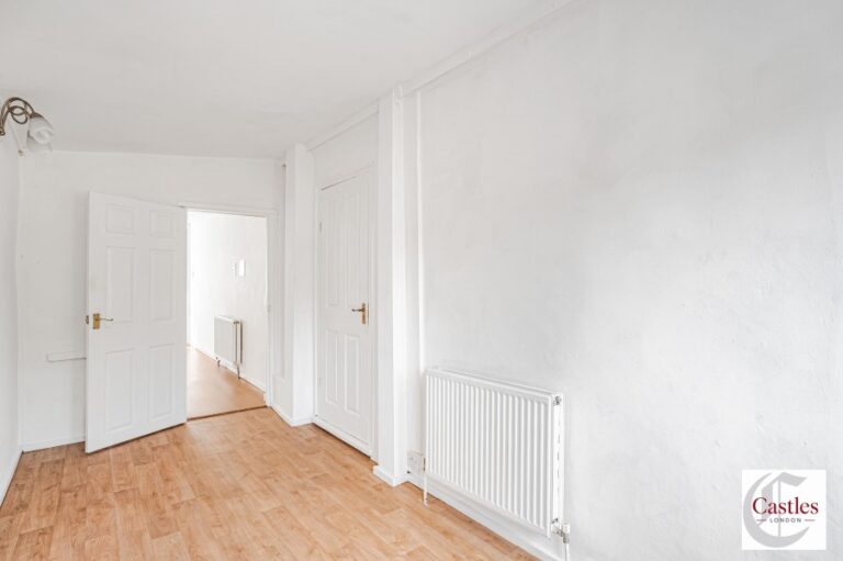 Ascot Gardens, Enfield, EN3 (2151686) Photo 15