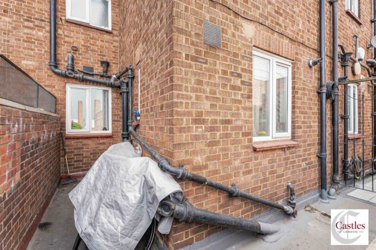 High Street, Waltham Cross, EN8 (2734762) Photo 7