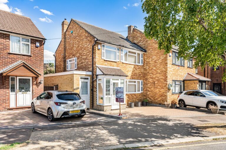 Dudley Avenue, Waltham Cross