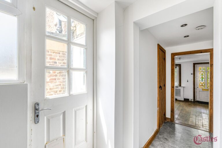 Tottenhall Road, Palmers Green, N13 (2733748) Photo 7