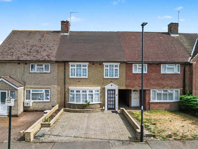 Roedean Avenue, Enfield
