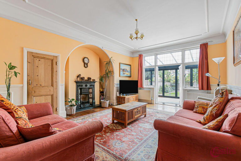 Grovelands Road, N13