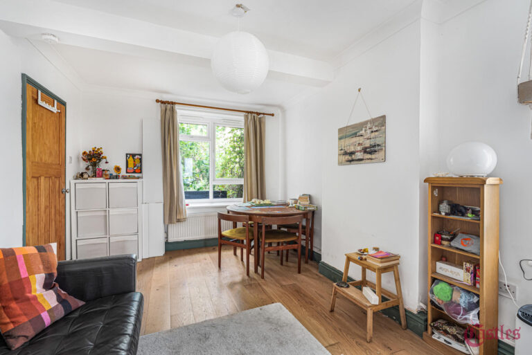 Summersby Road, N6