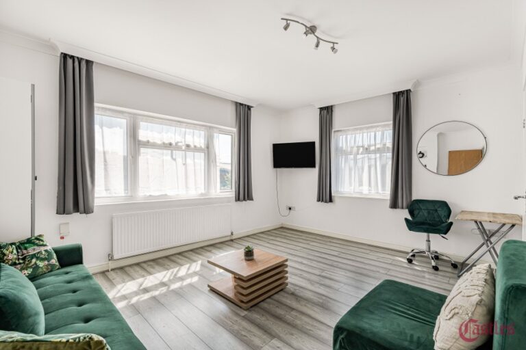 Philip Lane, Tottenham  N15 (2734288) Photo 2