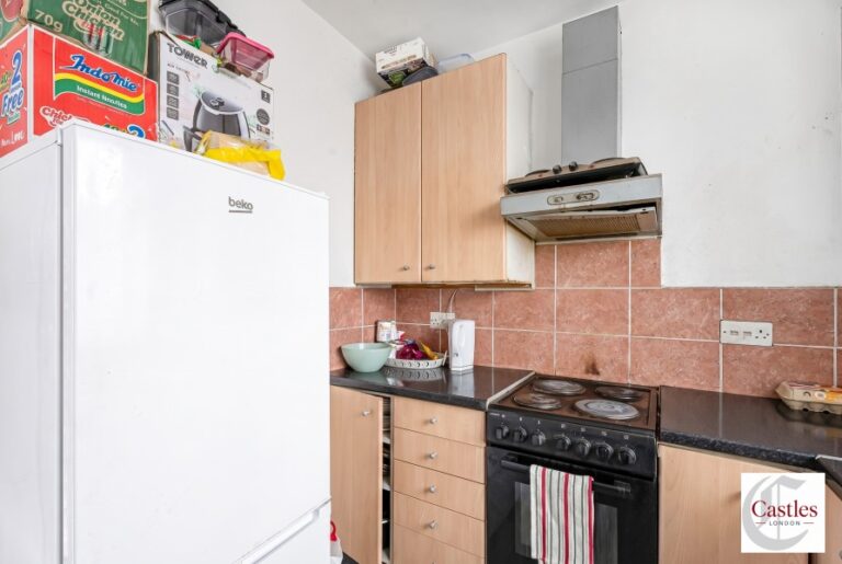 High Street, Waltham Cross, EN8 (2734762) Photo 8