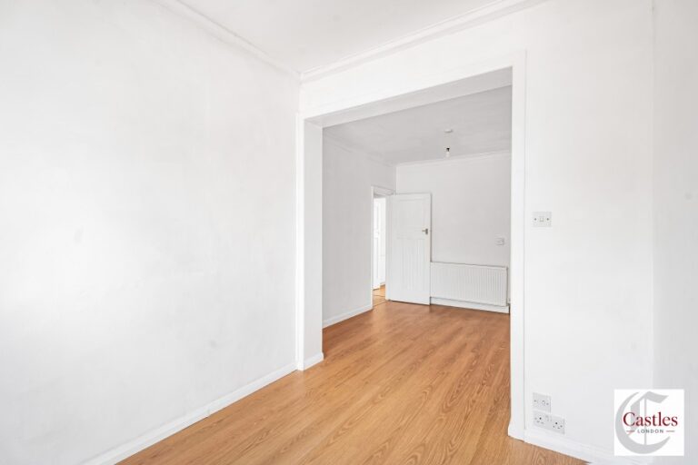 Ascot Gardens, Enfield, EN3 (2151686) Photo 9