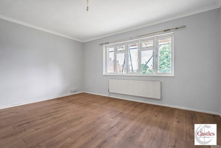 Kempe Road, Enfield, EN1 (2734469) Photo 13