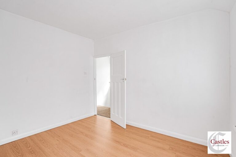 Ascot Gardens, Enfield, EN3 (2151686) Photo 23