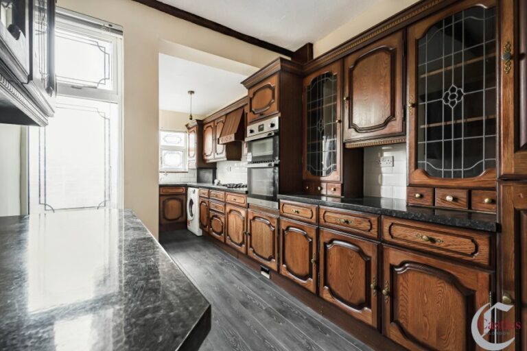 Branksome Avenue, Edmonton,  N18 (2248615) Photo 3