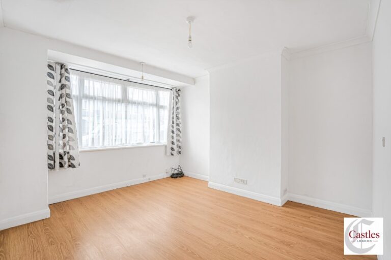 Ascot Gardens, Enfield, EN3 (2151686) Photo 10