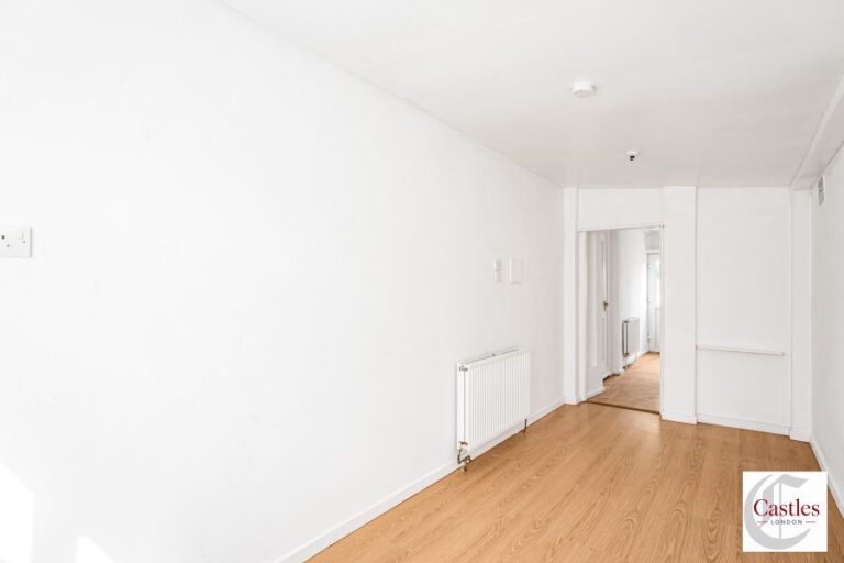 Ascot Gardens, Enfield, EN3 (2151686) Photo 18