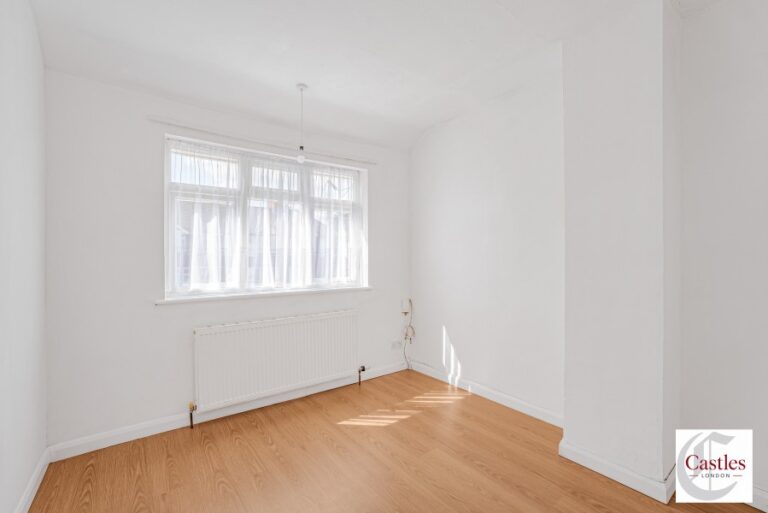 Ascot Gardens, Enfield, EN3 (2151686) Photo 22