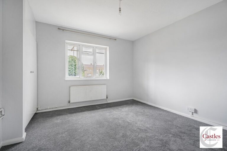 Kempe Road, Enfield, EN1 (2734469) Photo 10