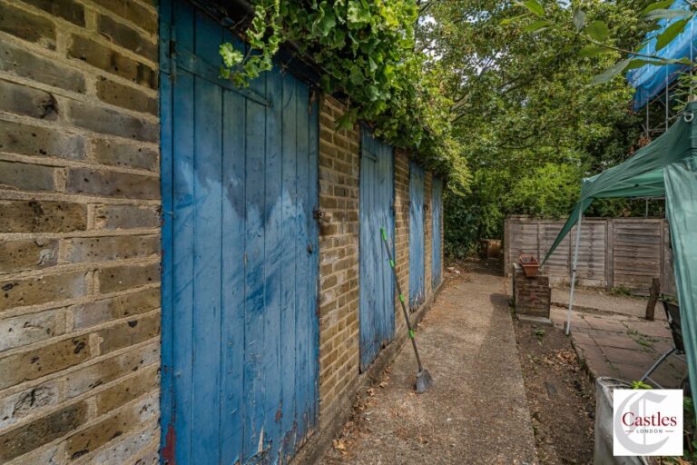 Kempe Road, Enfield, EN1 (2734469) Photo 11