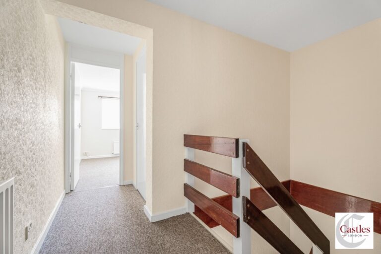 Wyldfield Gardens, Edmonton, N9 (2711194) Photo 6