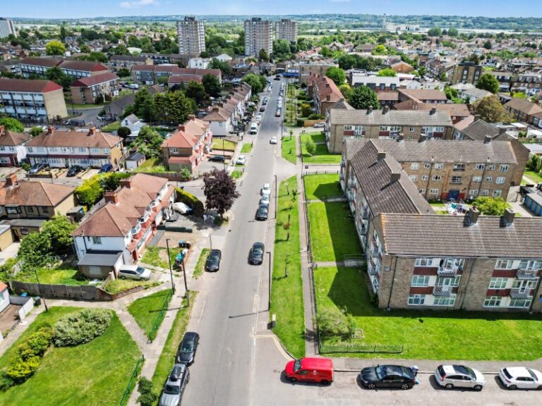 Hoe Lane, Enfield, EN3 (2734774) Photo 19