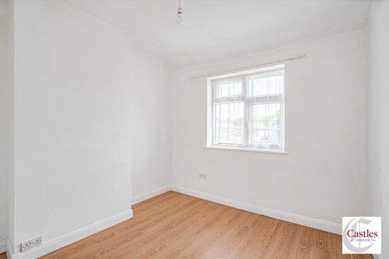 Ascot Gardens, Enfield, EN3 (2151686) Photo 20
