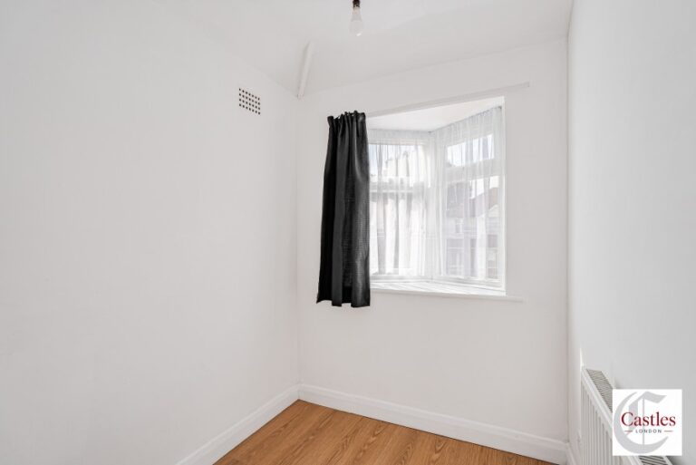 Ascot Gardens, Enfield, EN3 (2151686) Photo 7