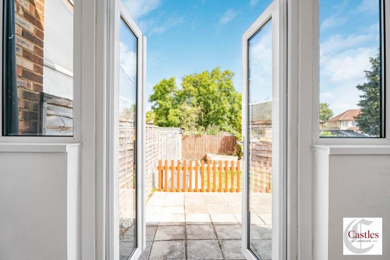 Ascot Gardens, Enfield, EN3 (2151686) Photo 11