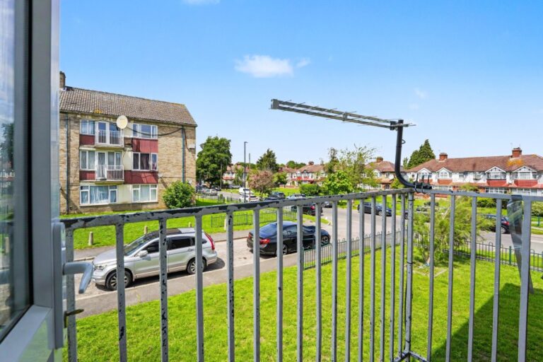 Hoe Lane, Enfield, EN3 (2734774) Photo 14