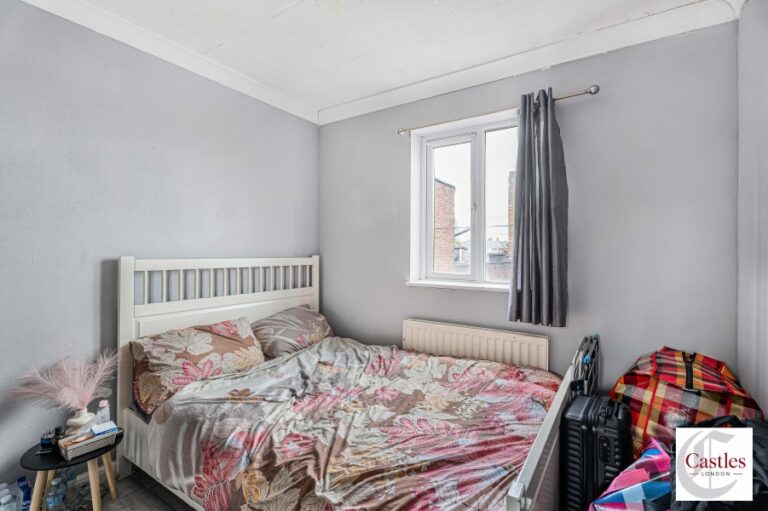 High Street, Waltham Cross, EN8 (2734762) Photo 6