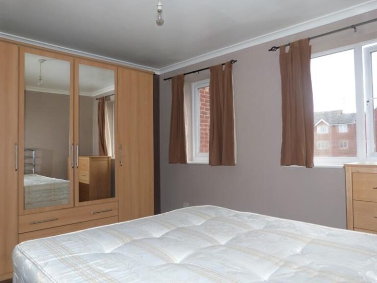 Bream Close, Tottenham, N17 (2242185) Photo 3