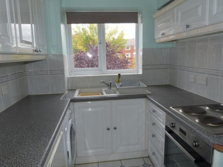 Bream Close, Tottenham, N17 (2242185) Photo 4