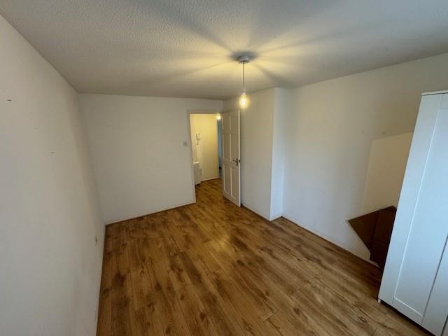 Barbot Close, Edmonton, N9 (2345636) Photo 5