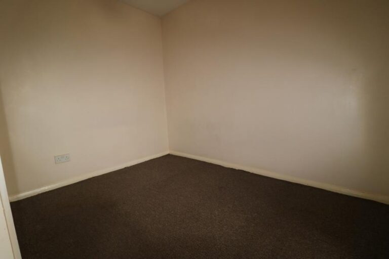Waddington Close, Enfield, EN1 (2511098) Photo 7