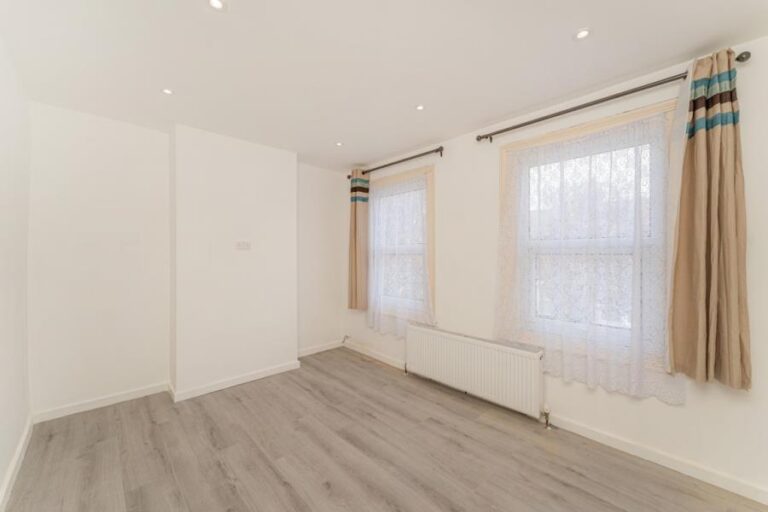 Alston Road, Edmonton, N18 (2710264) Photo 20