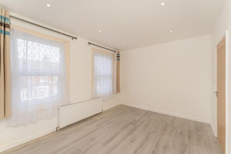 Alston Road, Edmonton, N18 (2710264) Photo 21