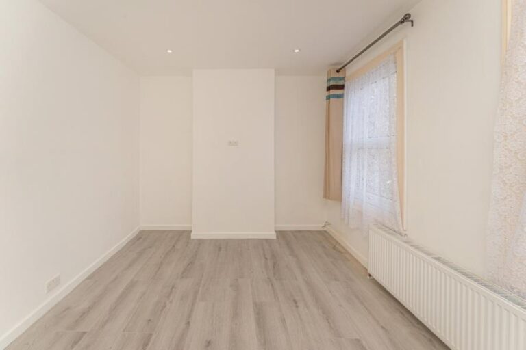 Alston Road, Edmonton, N18 (2710264) Photo 22