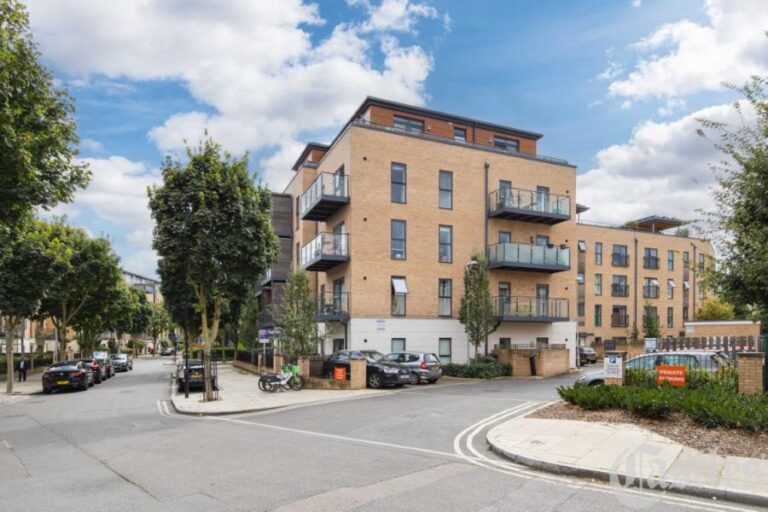 Bellevalia Court, Hackney, E5 (2710993) Photo 4