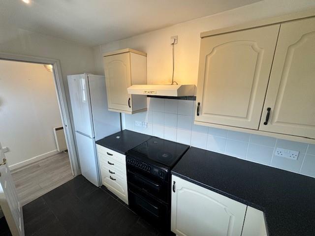 High Road, Wood Green, N22 (2716073) Photo 8