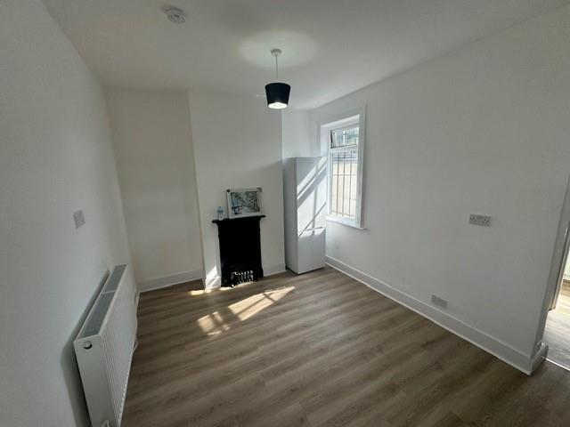 Town Road, Edmonton, N9 (2720688) Photo 4