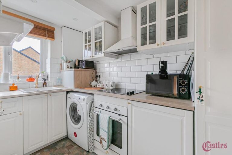 London Road, Enfield, EN2 (2731472) Photo 14